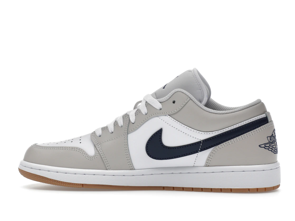 Vue 20 de Jordan 1 Low Midnight Navy Neutral Grey