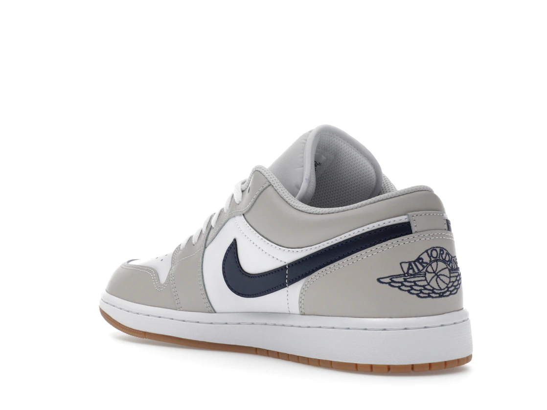 Vue 24 de Jordan 1 Low Midnight Navy Neutral Grey