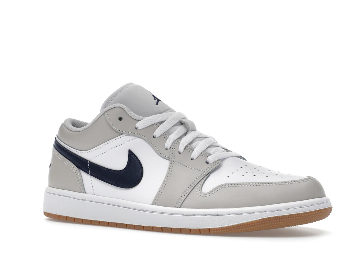 Vue 4 de Jordan 1 Low Midnight Navy Neutral Grey