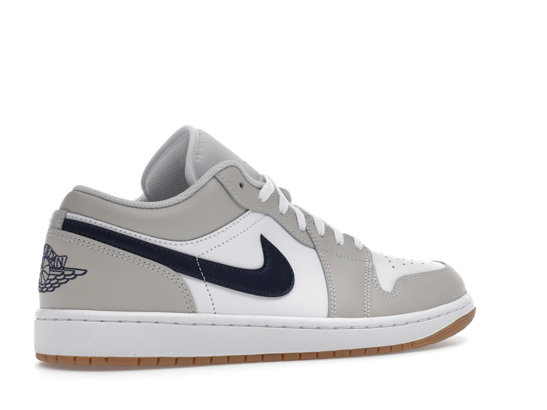 Vue 34 de Jordan 1 Low Midnight Navy Neutral Grey