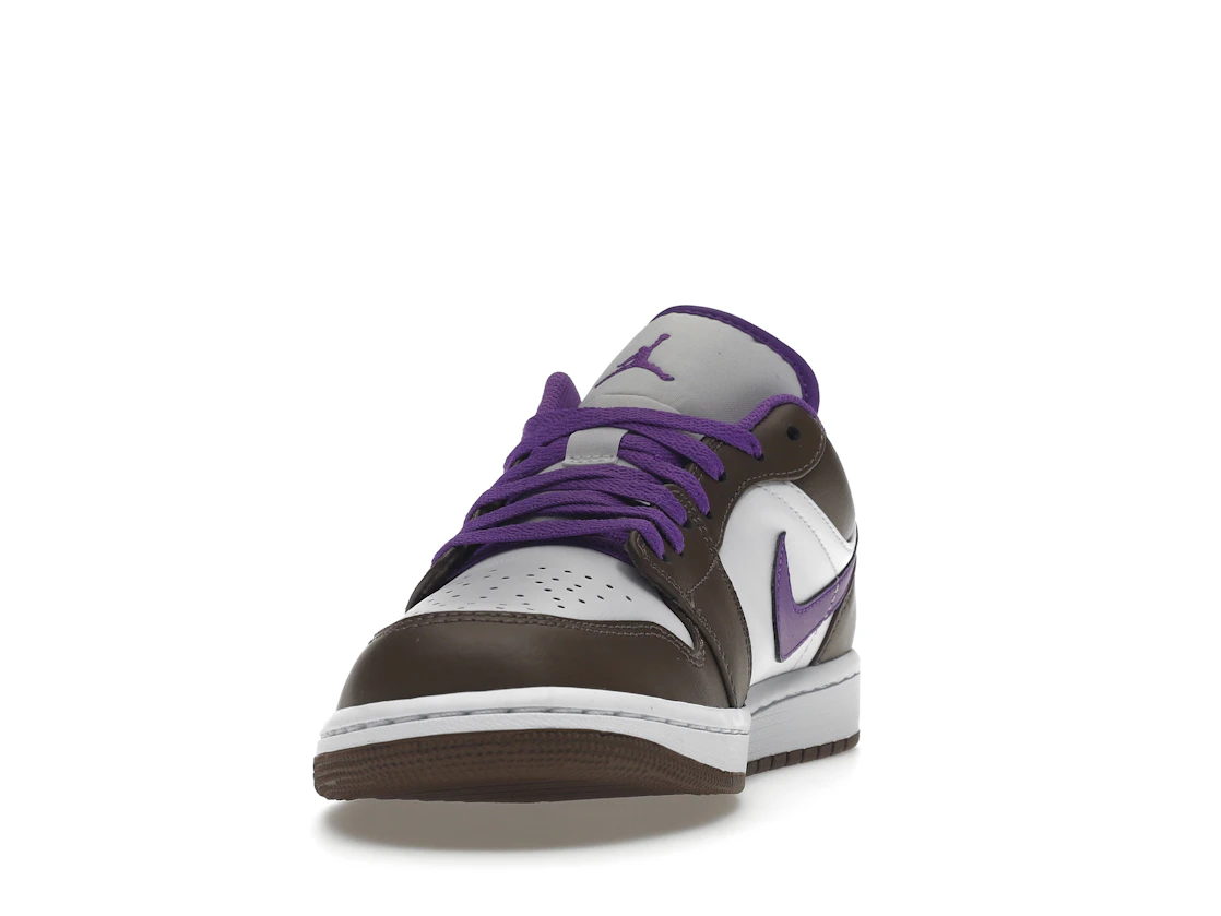 Vue 12 de Jordan 1 Low Purple Mocha