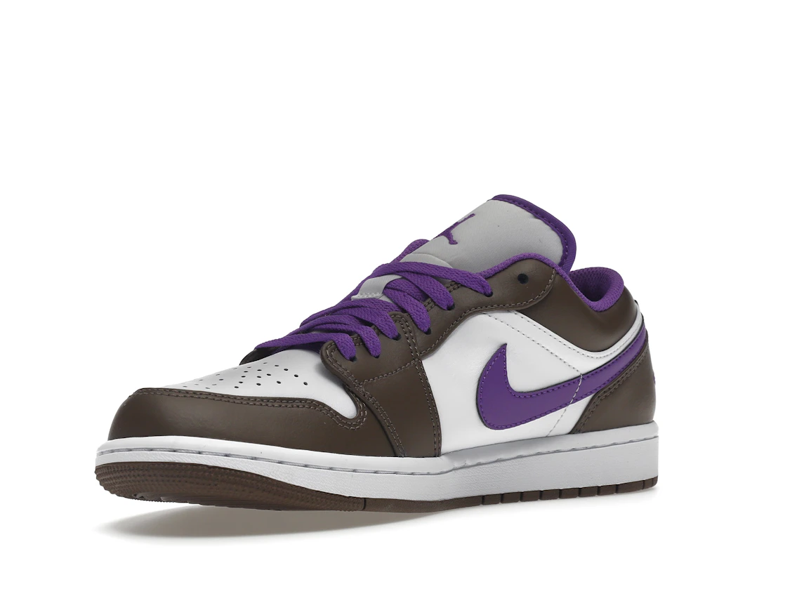 Vue 15 de Jordan 1 Low Purple Mocha