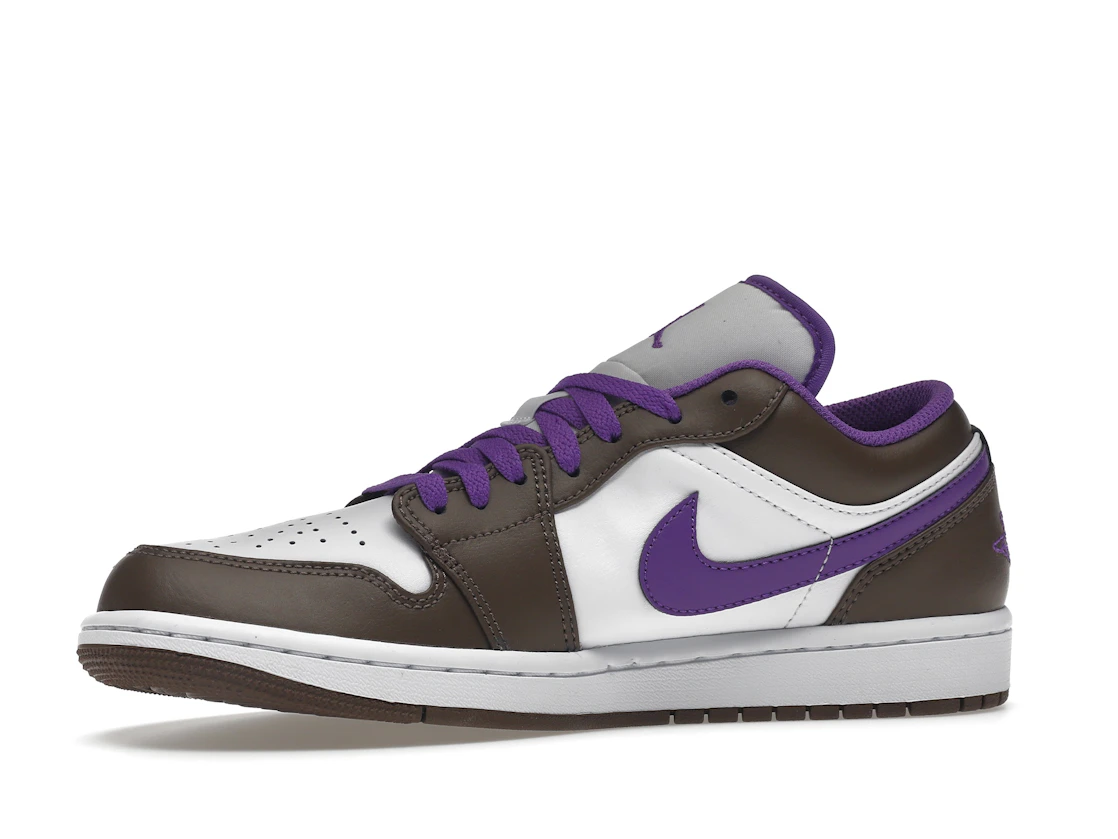 Vue 17 de Jordan 1 Low Purple Mocha