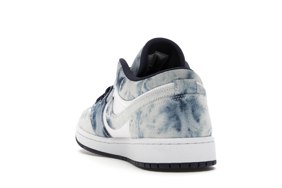Vue 26 de Jordan 1 Low Washed Denim