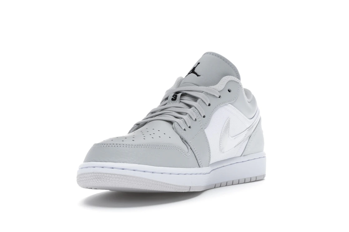 Vue 13 de Jordan 1 Low White Camo