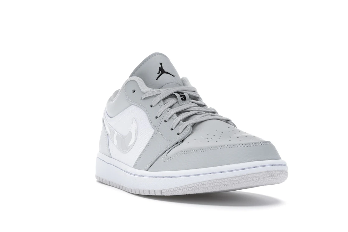 Vue 7 de Jordan 1 Low White Camo