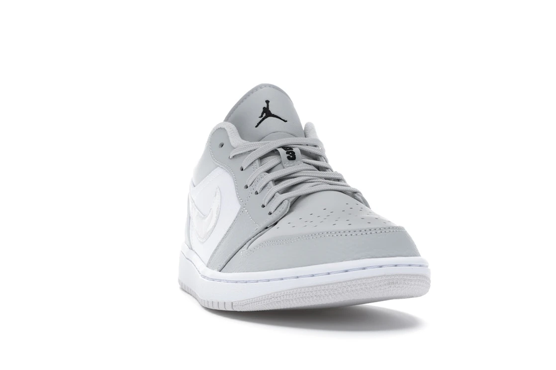 Vue 8 de Jordan 1 Low White Camo