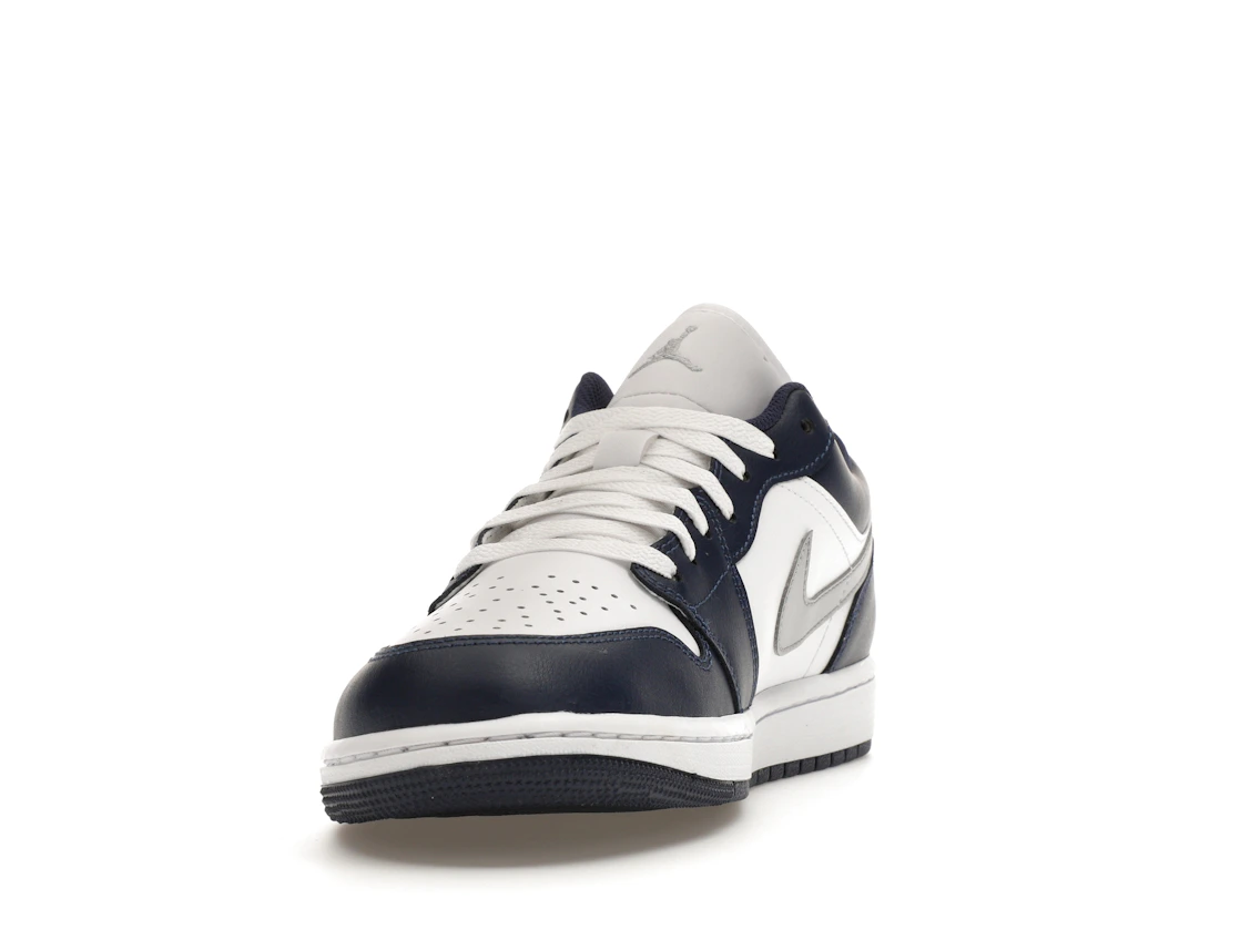 Vue 12 de Jordan 1 Low Wolf Grey Midnight Navy