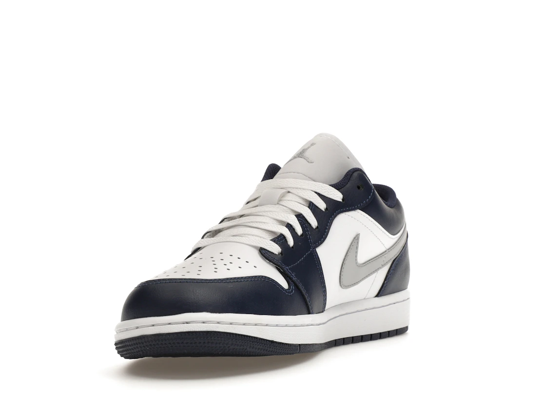 Vue 13 de Jordan 1 Low Wolf Grey Midnight Navy