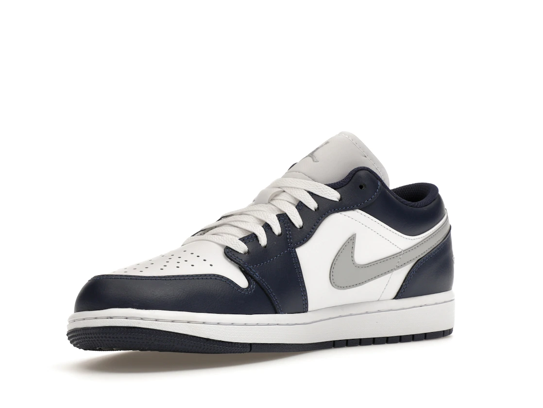 Vue 15 de Jordan 1 Low Wolf Grey Midnight Navy