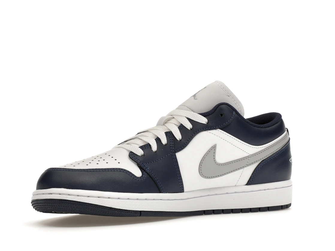 Vue 16 de Jordan 1 Low Wolf Grey Midnight Navy