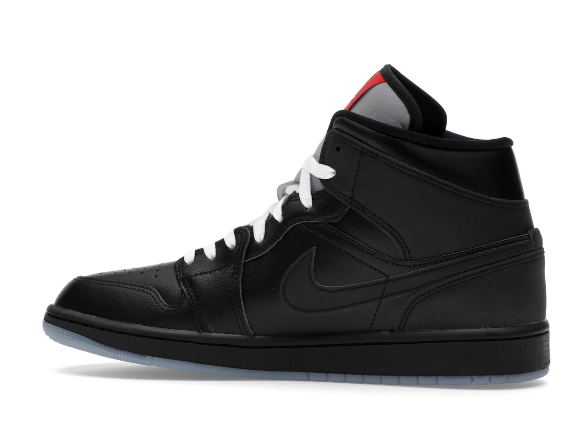 Vue 21 de Jordan 1 Mid SE Black Metallic Reimagined