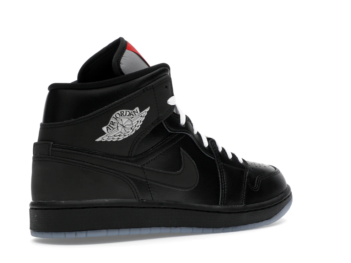 Vue 33 de Jordan 1 Mid SE Black Metallic Reimagined