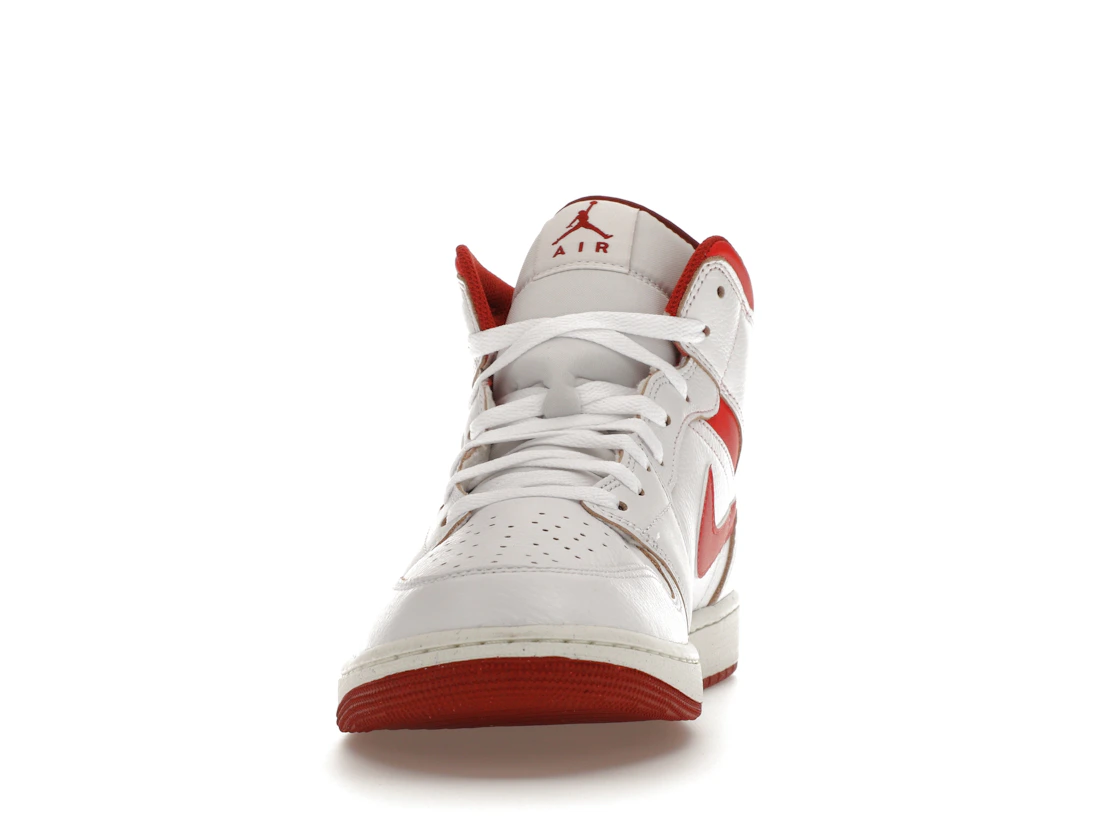 Vue 11 de Jordan 1 Mid SE Dune Red