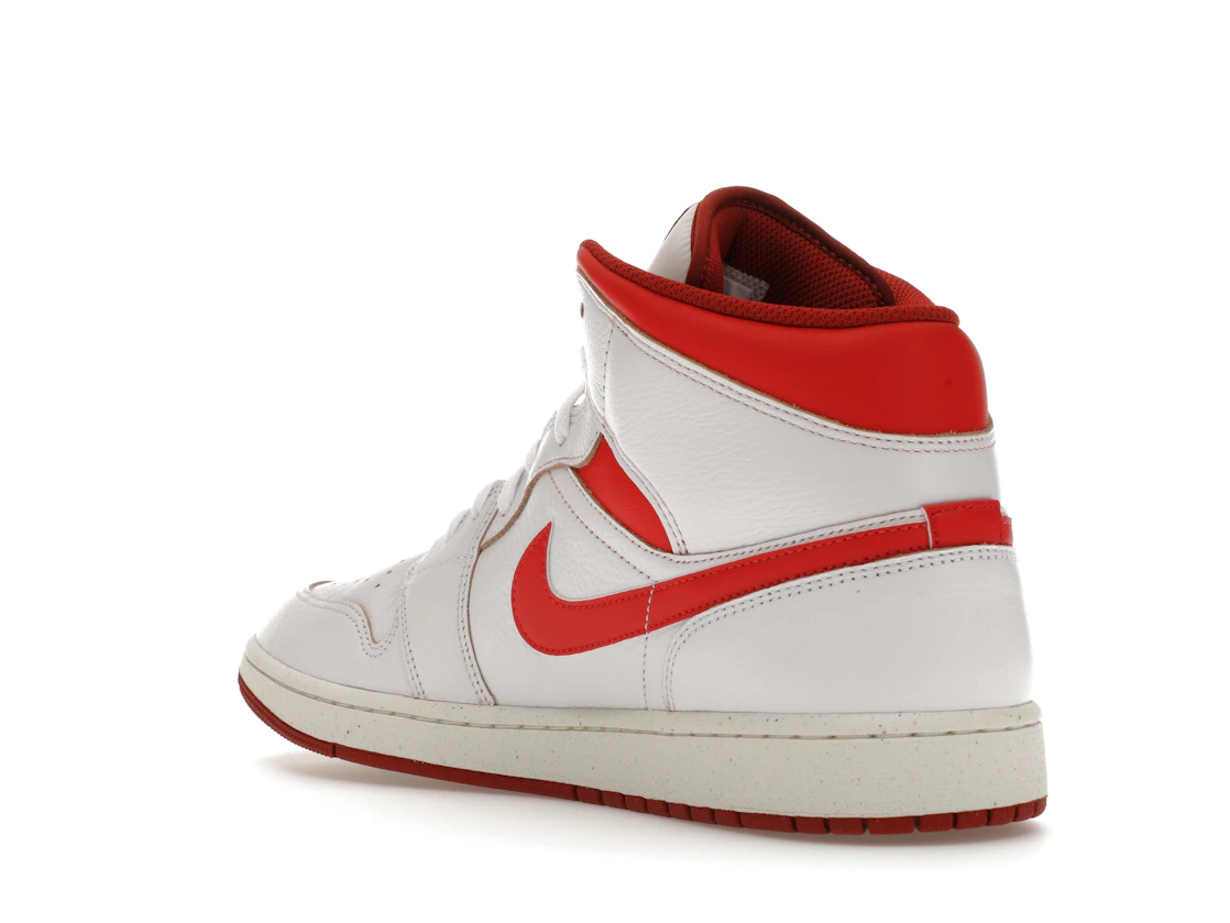 Vue 24 de Jordan 1 Mid SE Dune Red