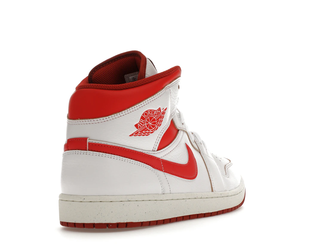 Vue 31 de Jordan 1 Mid SE Dune Red