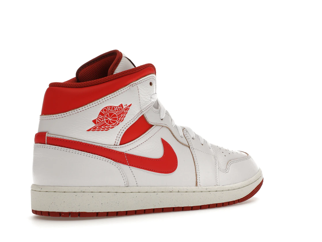 Vue 33 de Jordan 1 Mid SE Dune Red