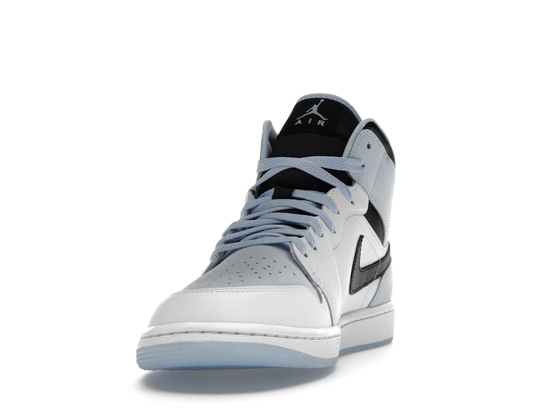 Vue 12 de Jordan 1 Mid SE Ice Blue (2023)