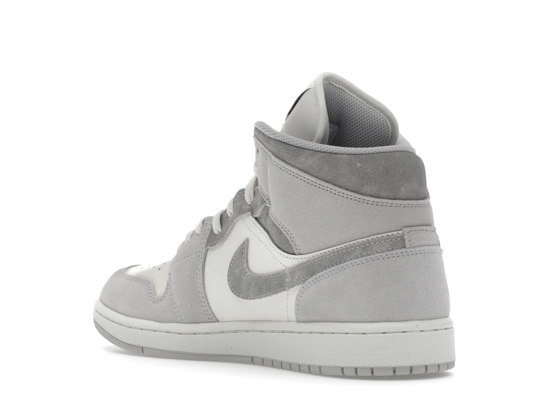Vue 24 de Jordan 1 Mid SE Neutral Grey Sail