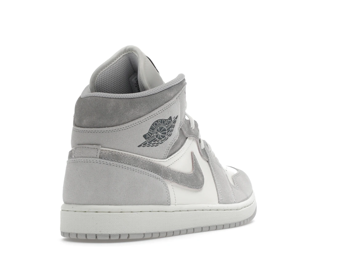 Vue 31 de Jordan 1 Mid SE Neutral Grey Sail