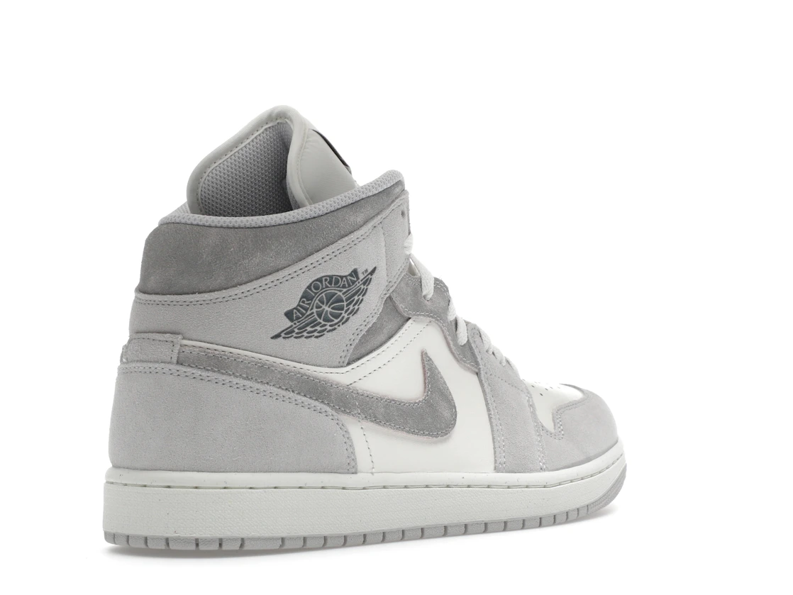 Vue 32 de Jordan 1 Mid SE Neutral Grey Sail