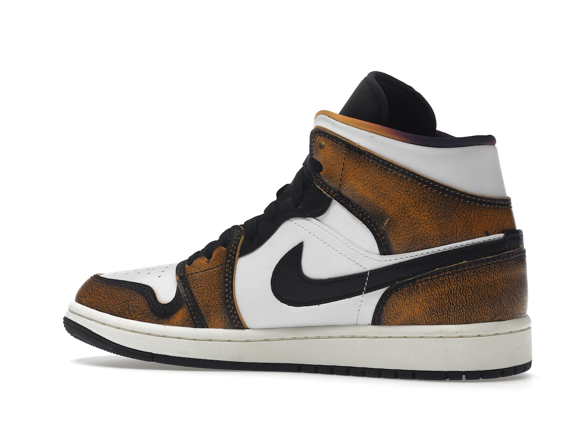 Vue 22 de Jordan 1 Mid SE Orange Wear Away
