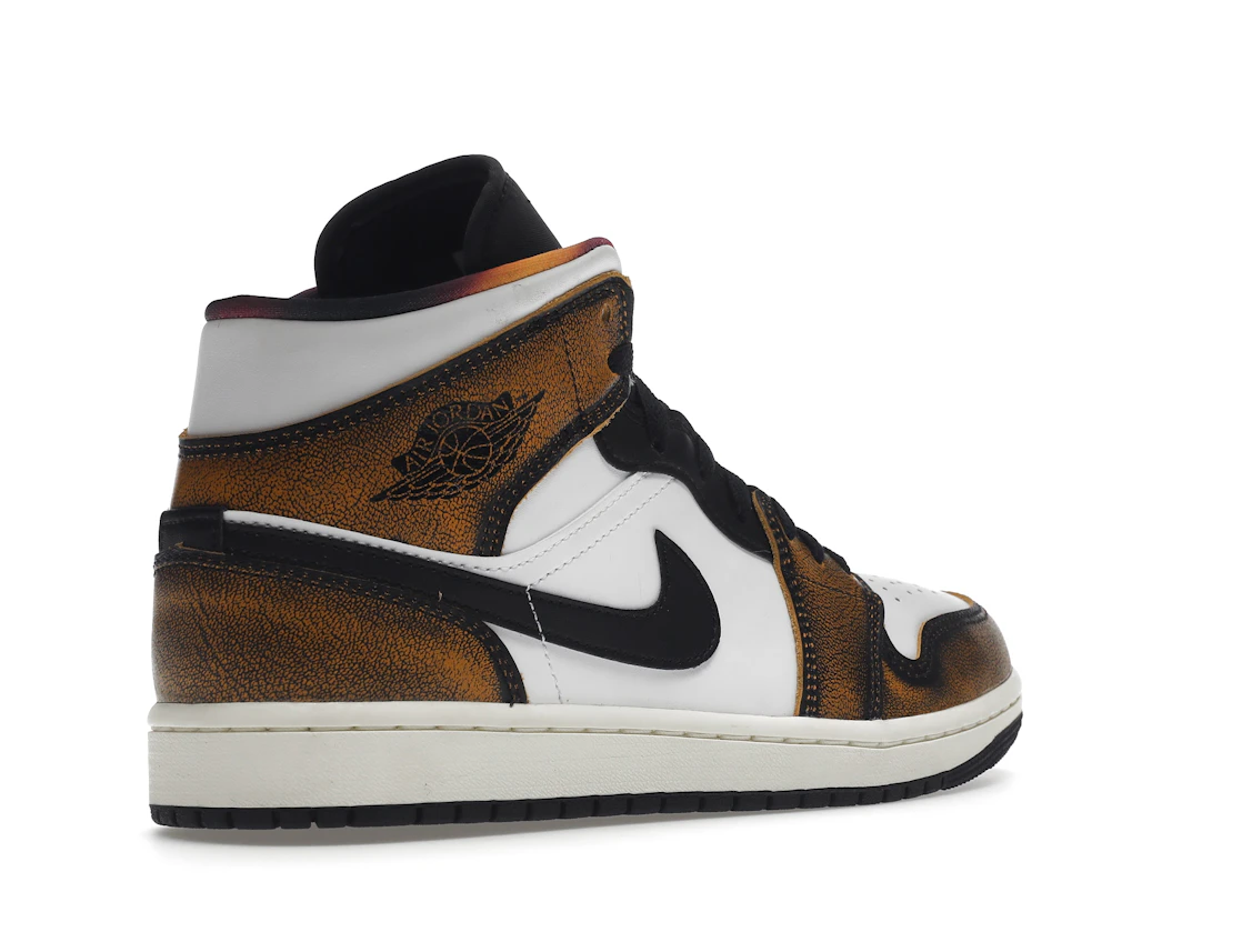 Vue 33 de Jordan 1 Mid SE Orange Wear Away