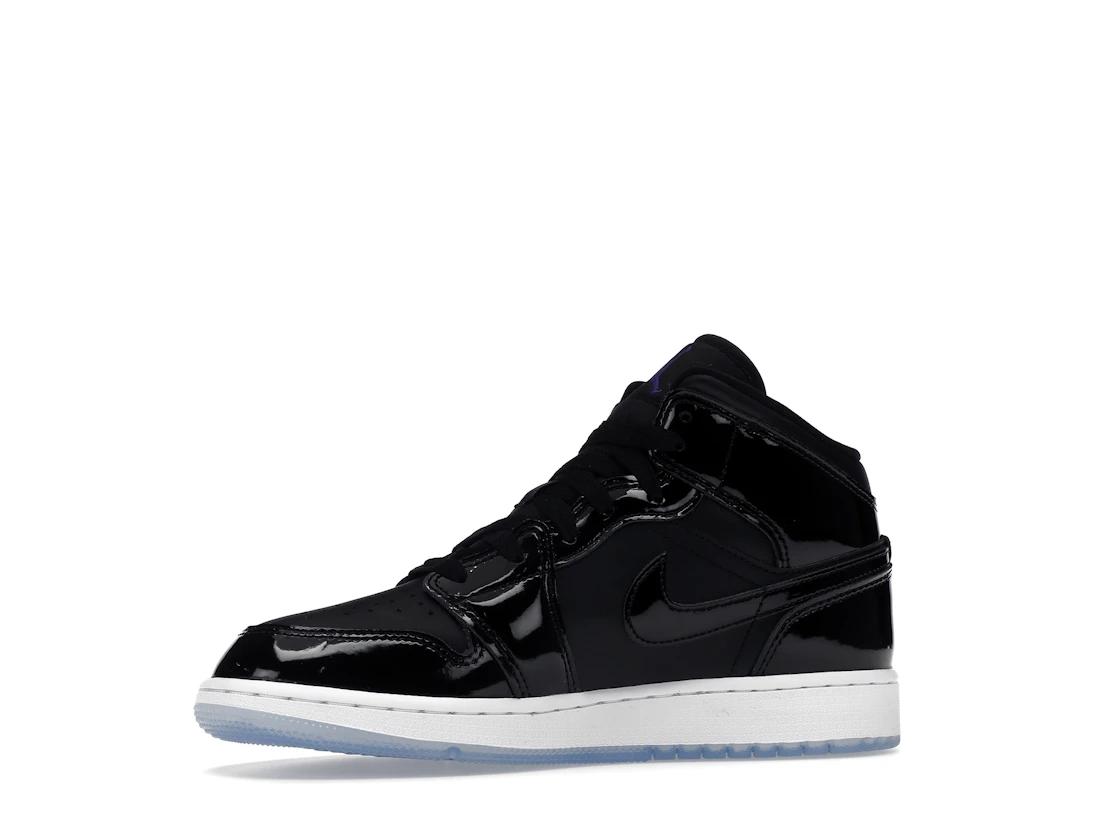 Vue 17 de Jordan 1 Mid SE Space Jam (GS)