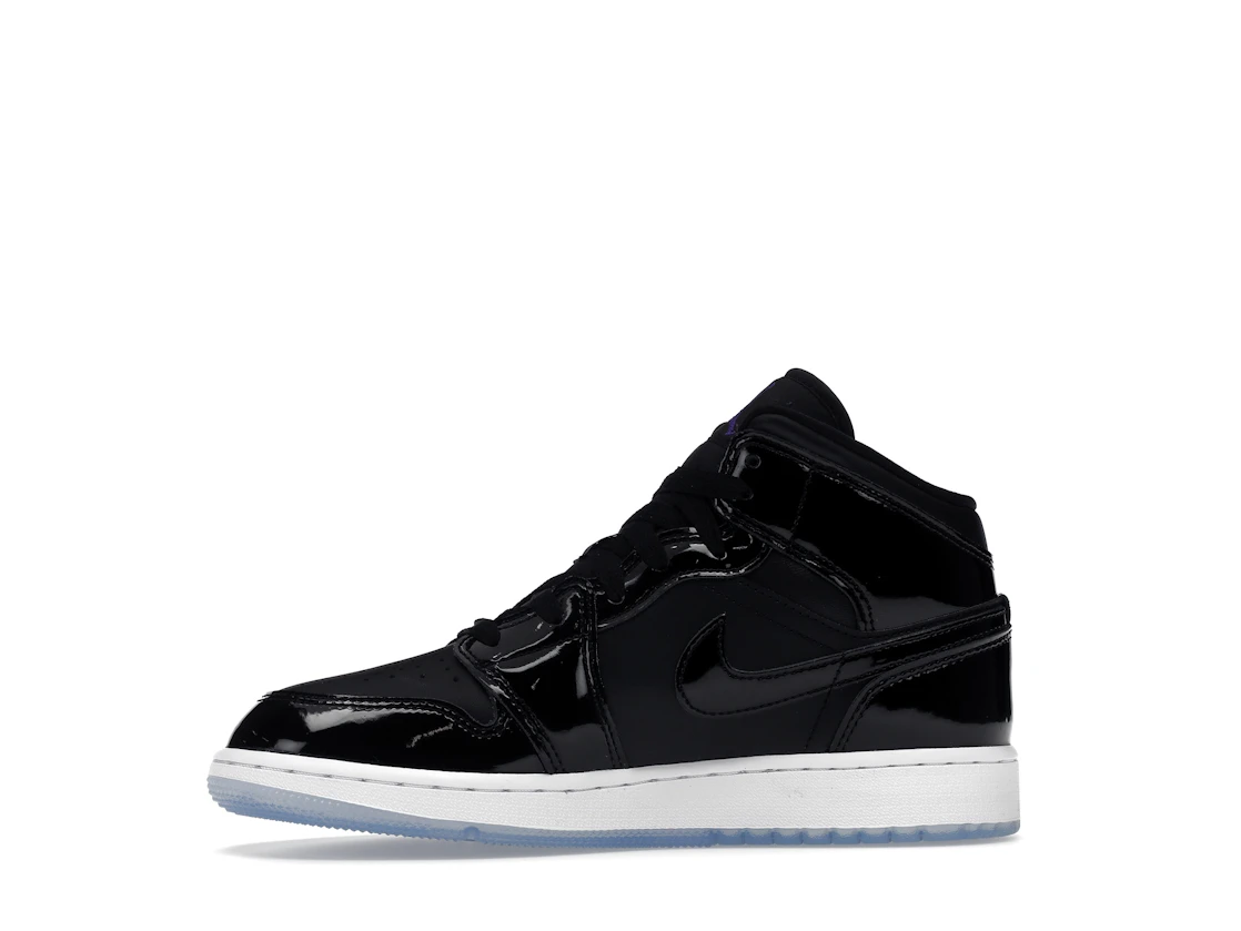 Vue 18 de Jordan 1 Mid SE Space Jam (GS)