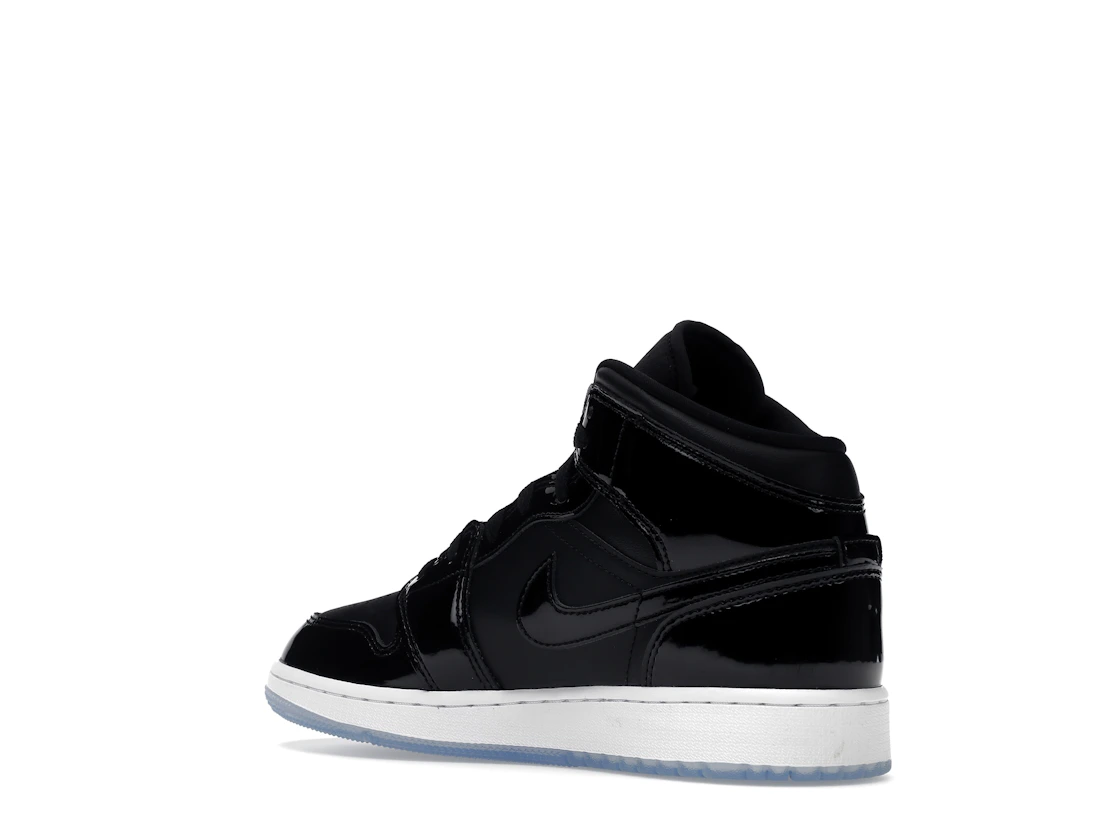 Vue 23 de Jordan 1 Mid SE Space Jam (GS)