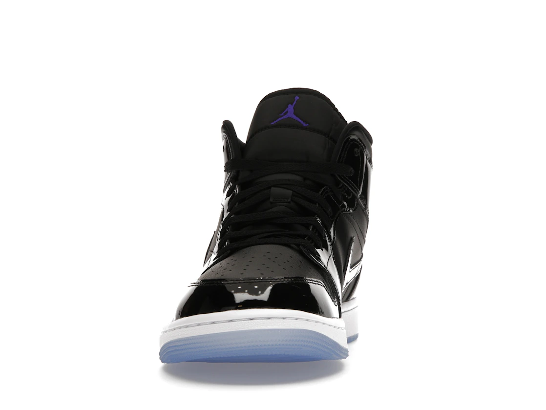 Vue 11 de Jordan 1 Mid SE Space Jam