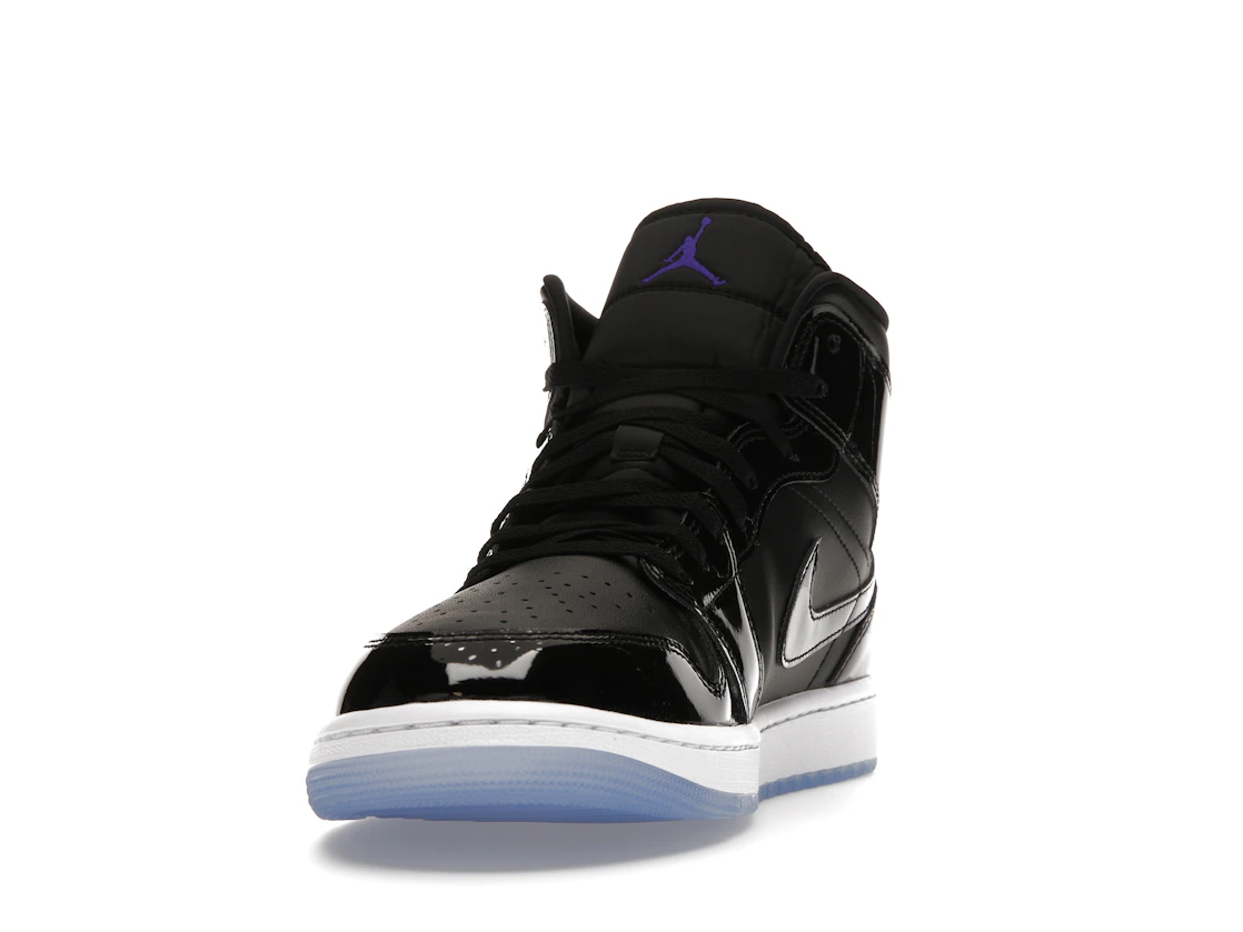 Vue 12 de Jordan 1 Mid SE Space Jam