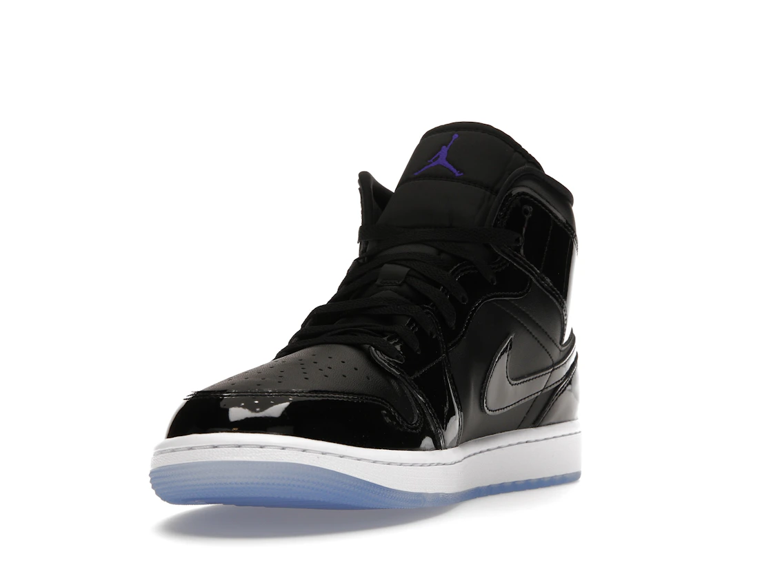 Vue 13 de Jordan 1 Mid SE Space Jam