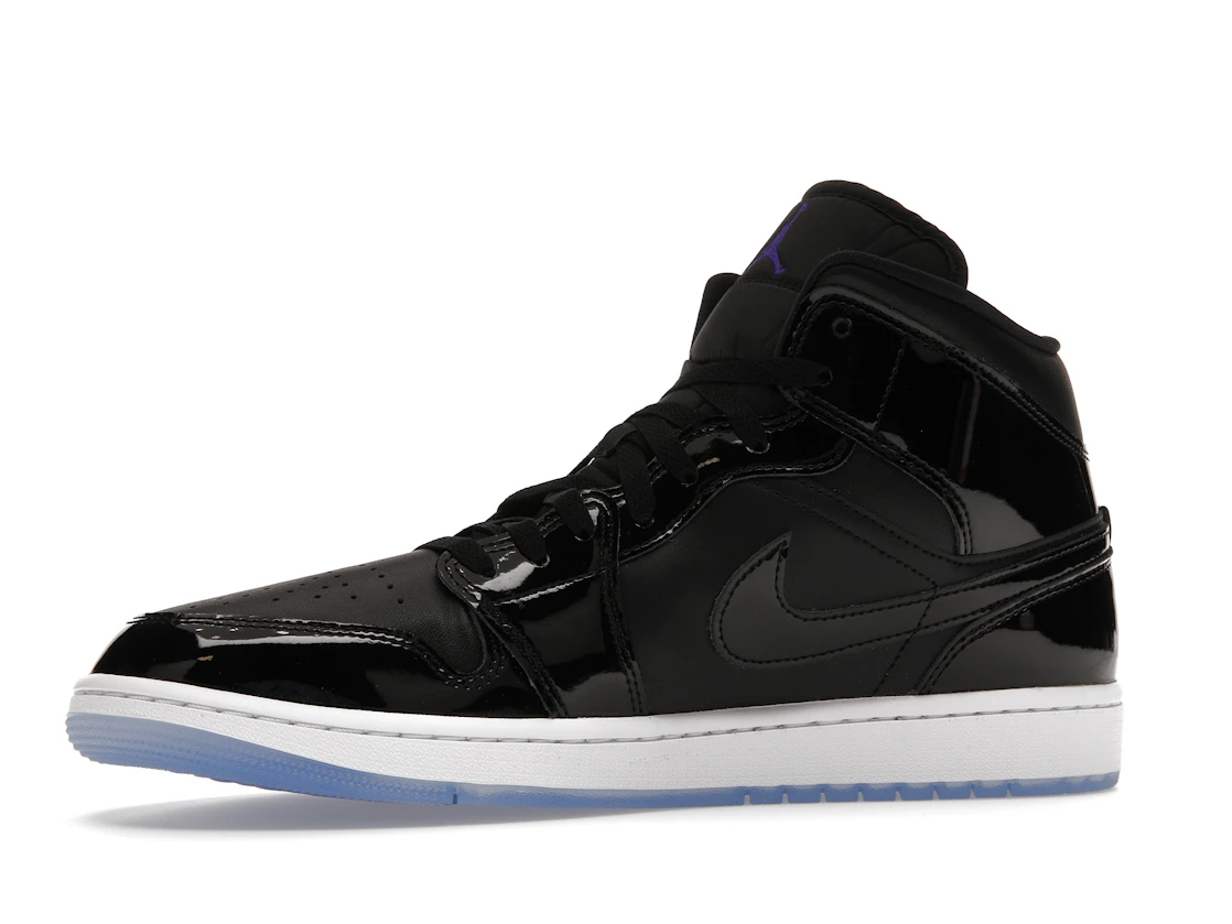 Vue 17 de Jordan 1 Mid SE Space Jam