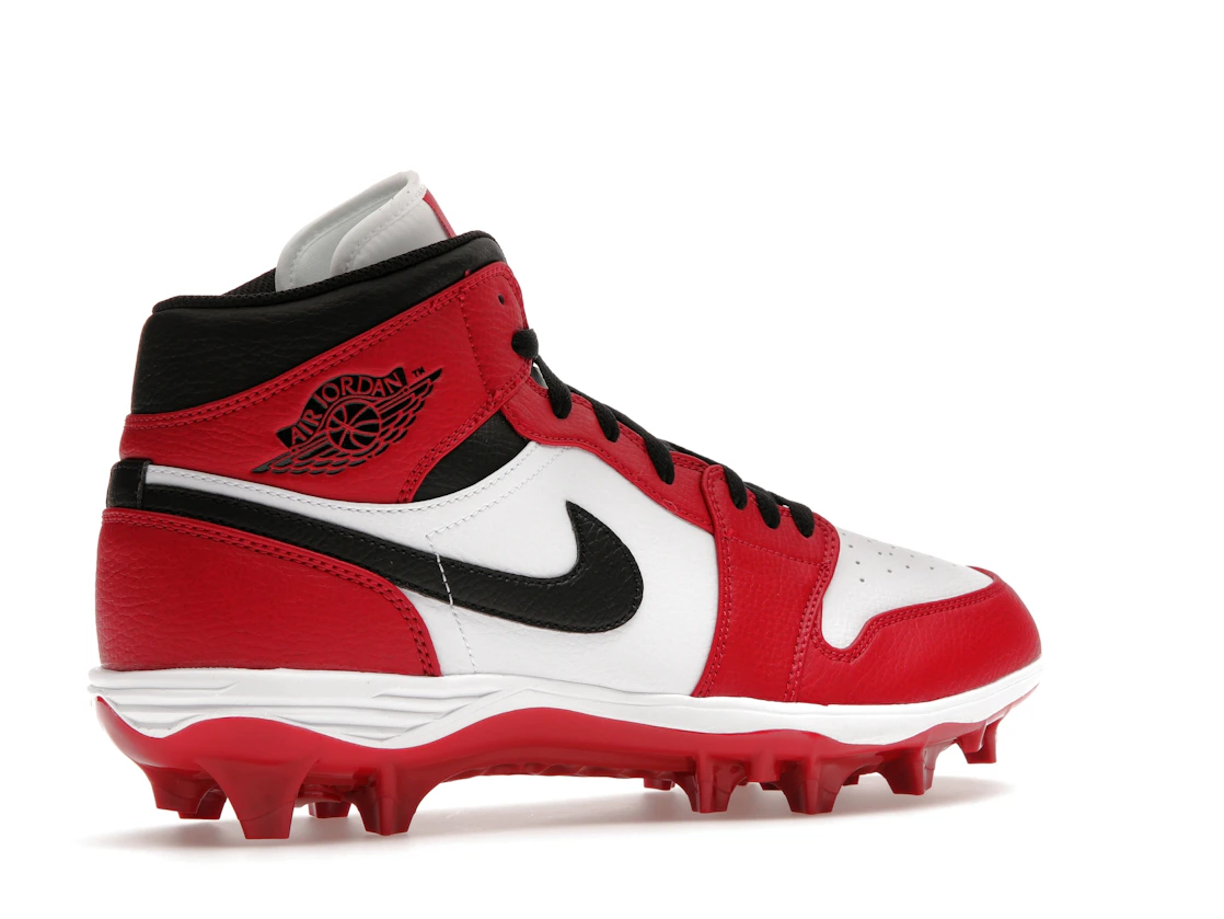 Vue 34 de Jordan 1 Mid TD Cleat Chicago (2023)