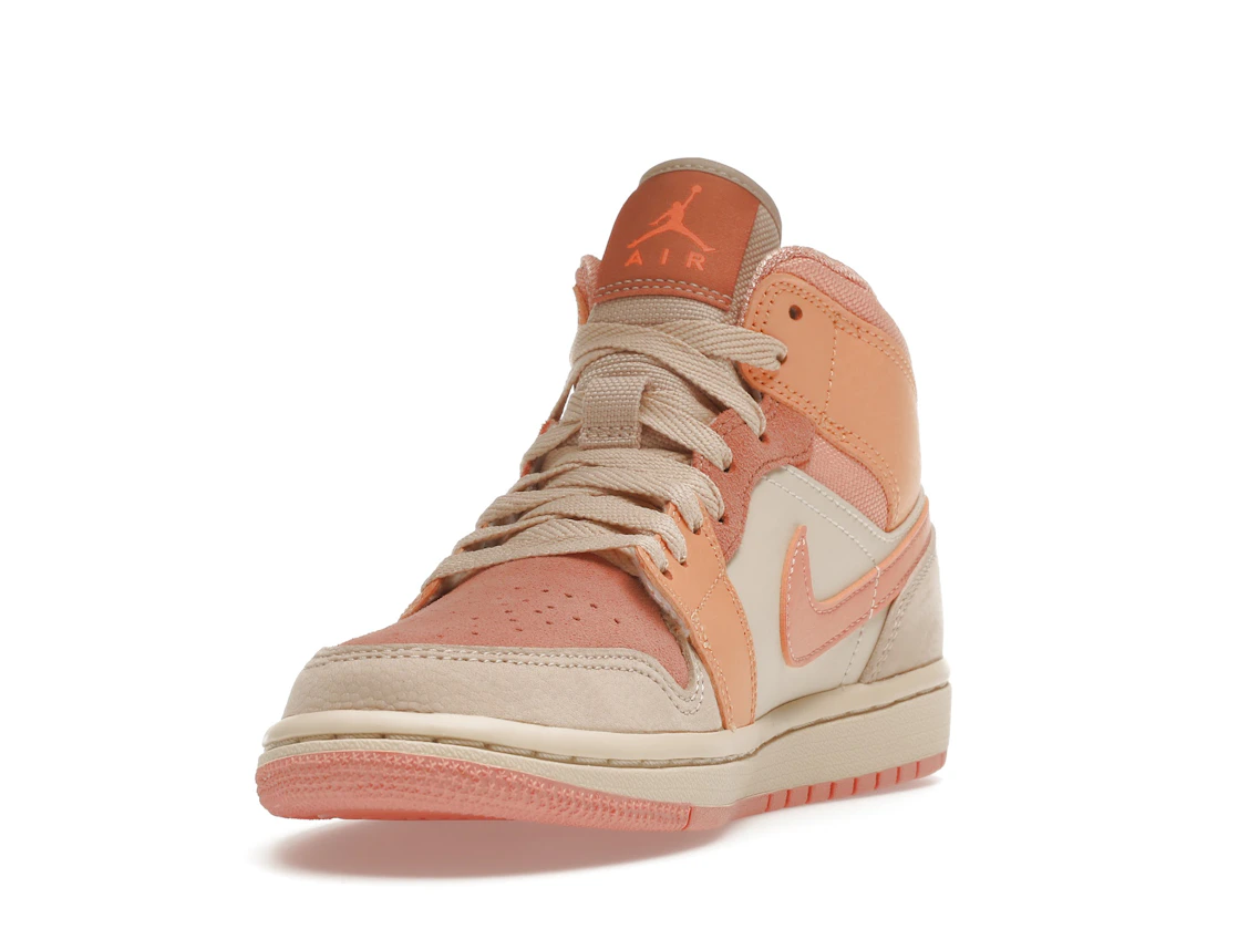 Vue 13 de Jordan 1 Mid Apricot Orange 