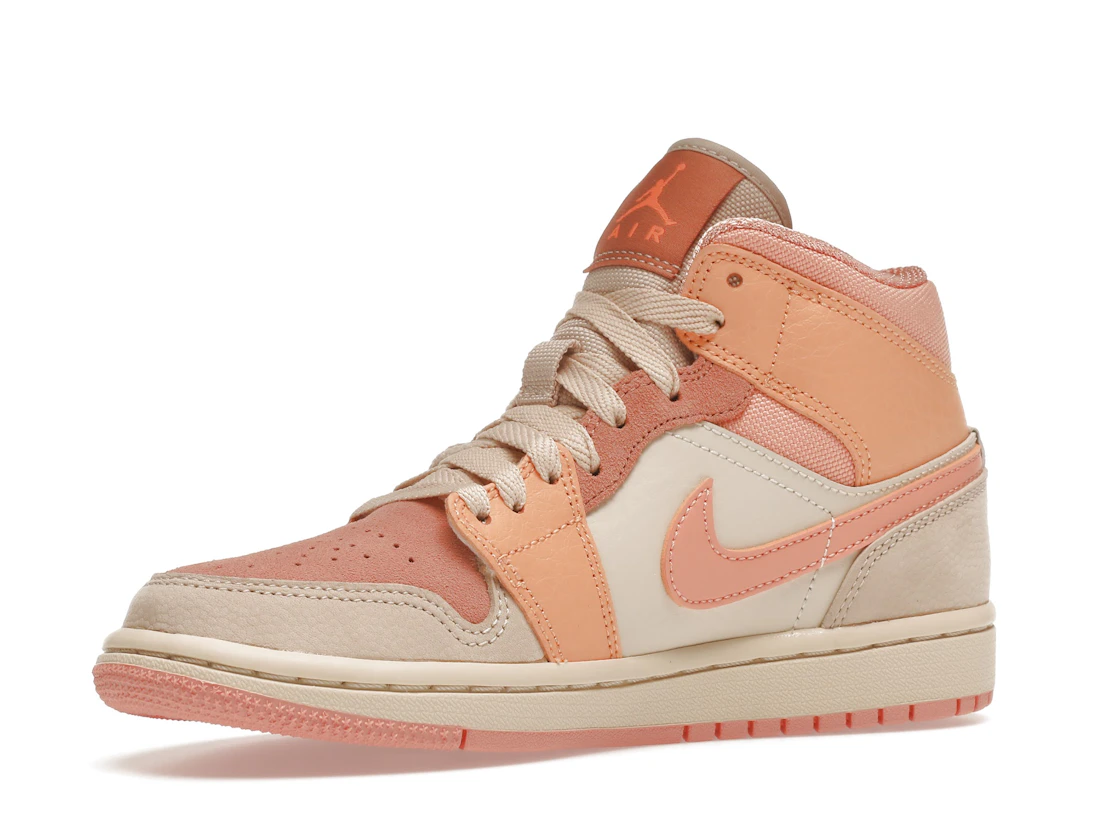 Vue 16 de Jordan 1 Mid Apricot Orange 