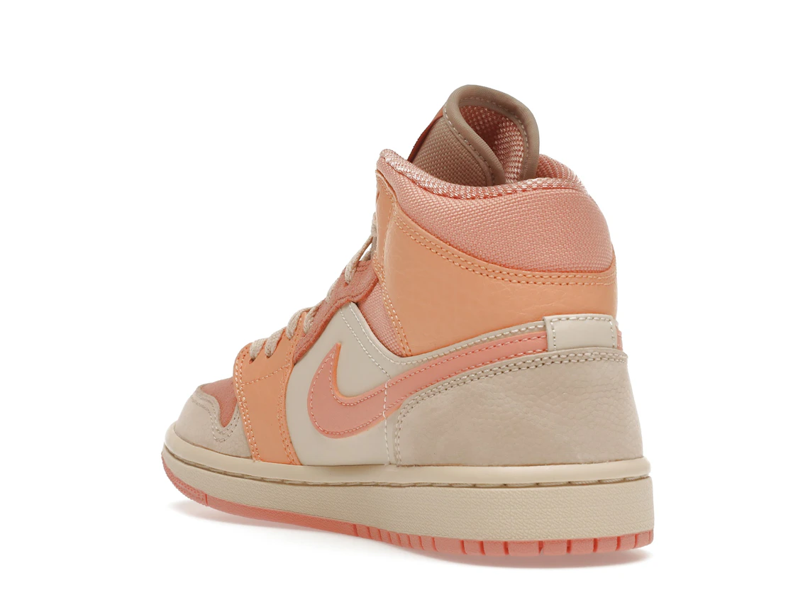 Vue 25 de Jordan 1 Mid Apricot Orange 