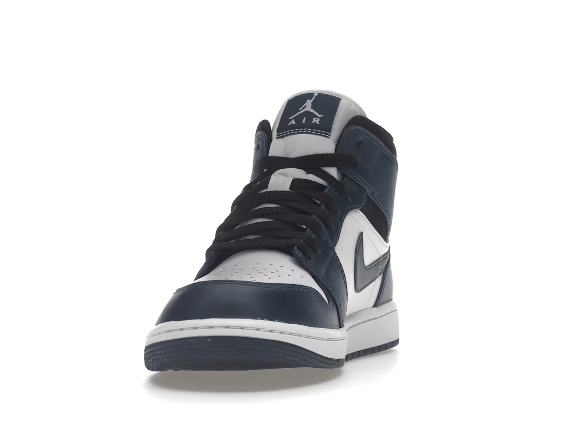 Vue 12 de Jordan 1 Mid Armory Navy
