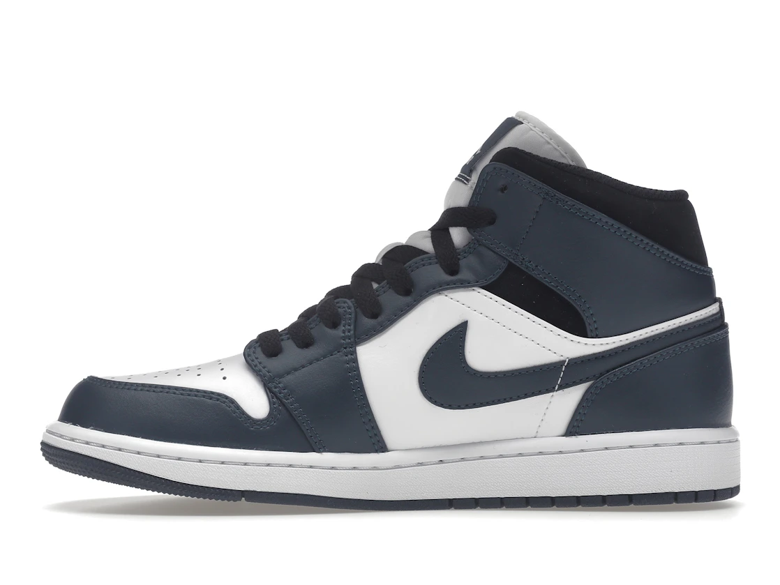 Vue 19 de Jordan 1 Mid Armory Navy