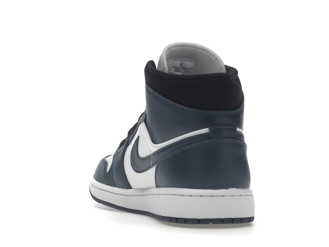 Vue 26 de Jordan 1 Mid Armory Navy