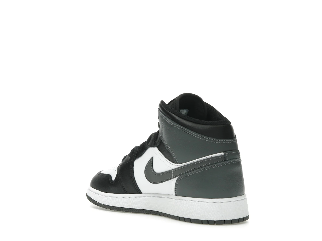 Vue 24 de Jordan 1 Mid Black White Iron Grey (GS)
