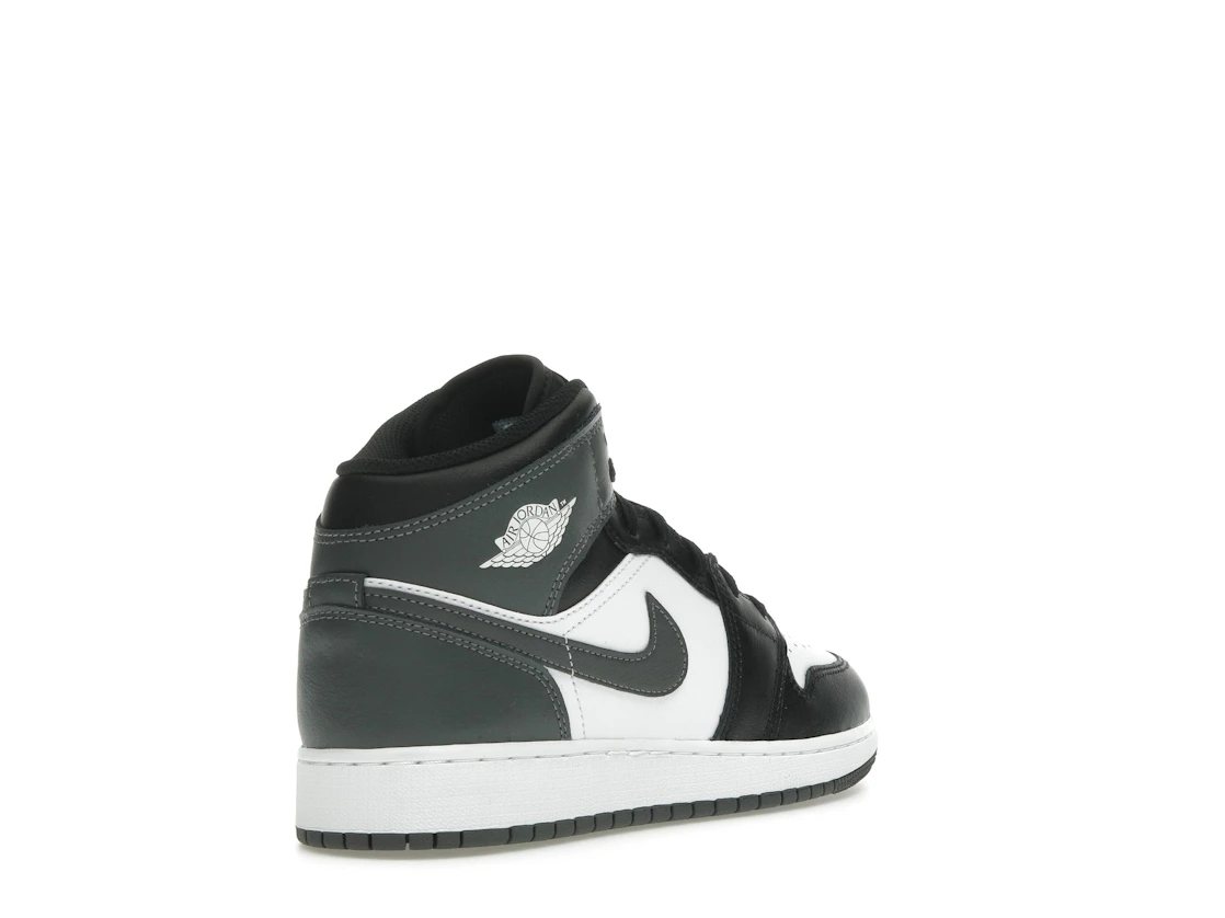 Vue 32 de Jordan 1 Mid Black White Iron Grey (GS)