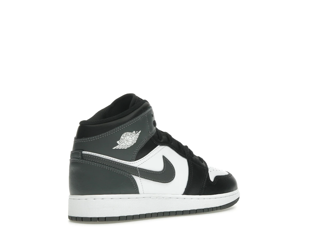 Vue 33 de Jordan 1 Mid Black White Iron Grey (GS)