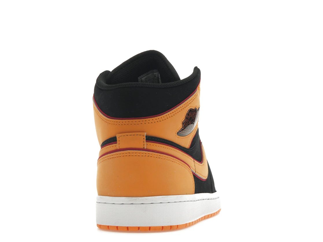 Vue 29 de Jordan 1 Mid Fat Tongue Black Orange