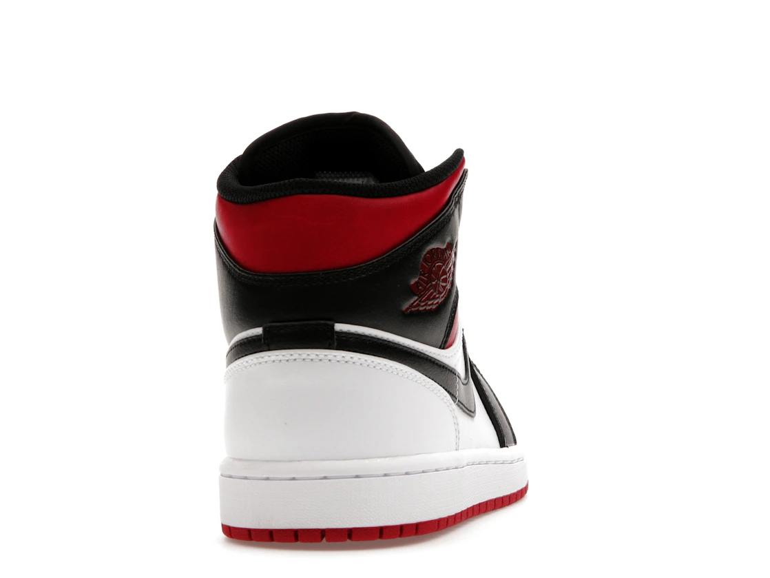 Vue 29 de Jordan 1 Mid Gym Red Black Toe