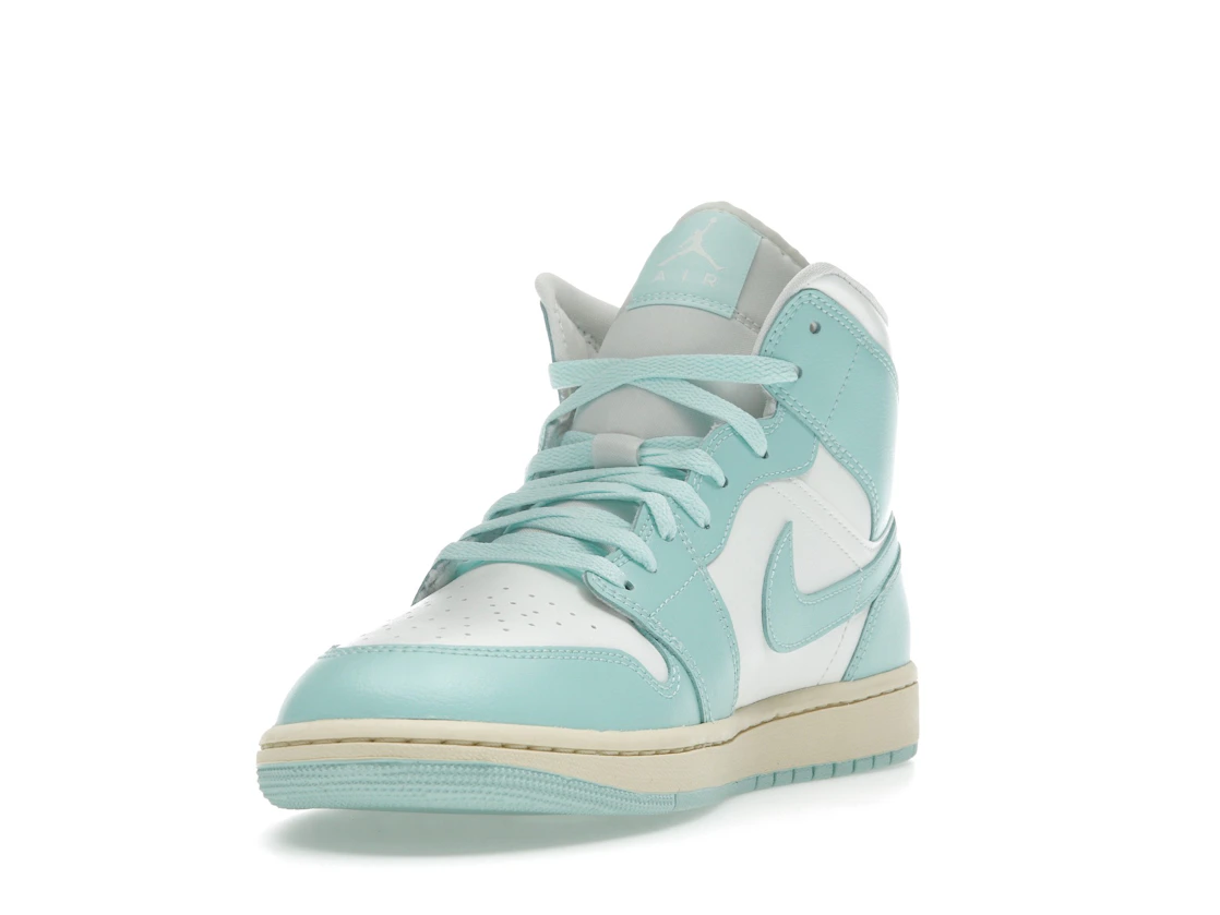 Vue 13 de Jordan 1 Mid Light Dew 