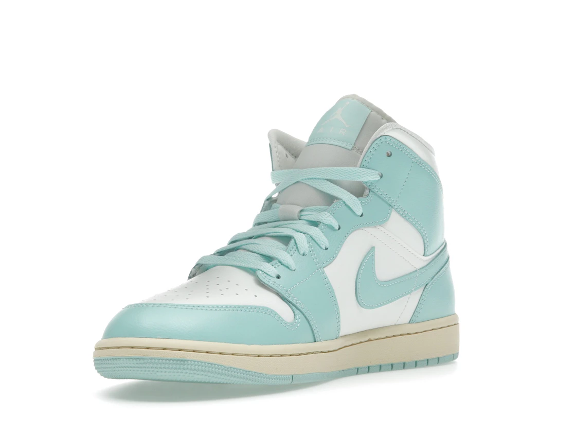 Vue 14 de Jordan 1 Mid Light Dew 