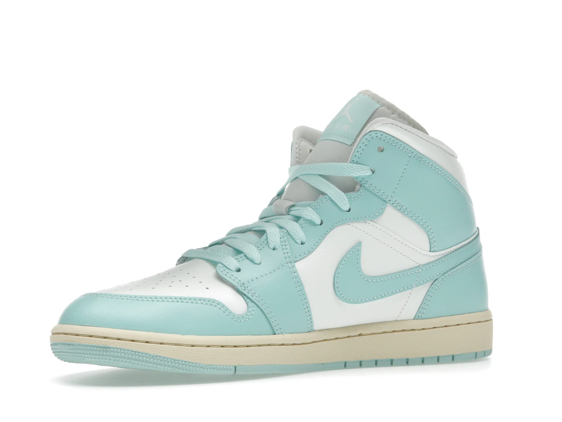 Vue 16 de Jordan 1 Mid Light Dew 