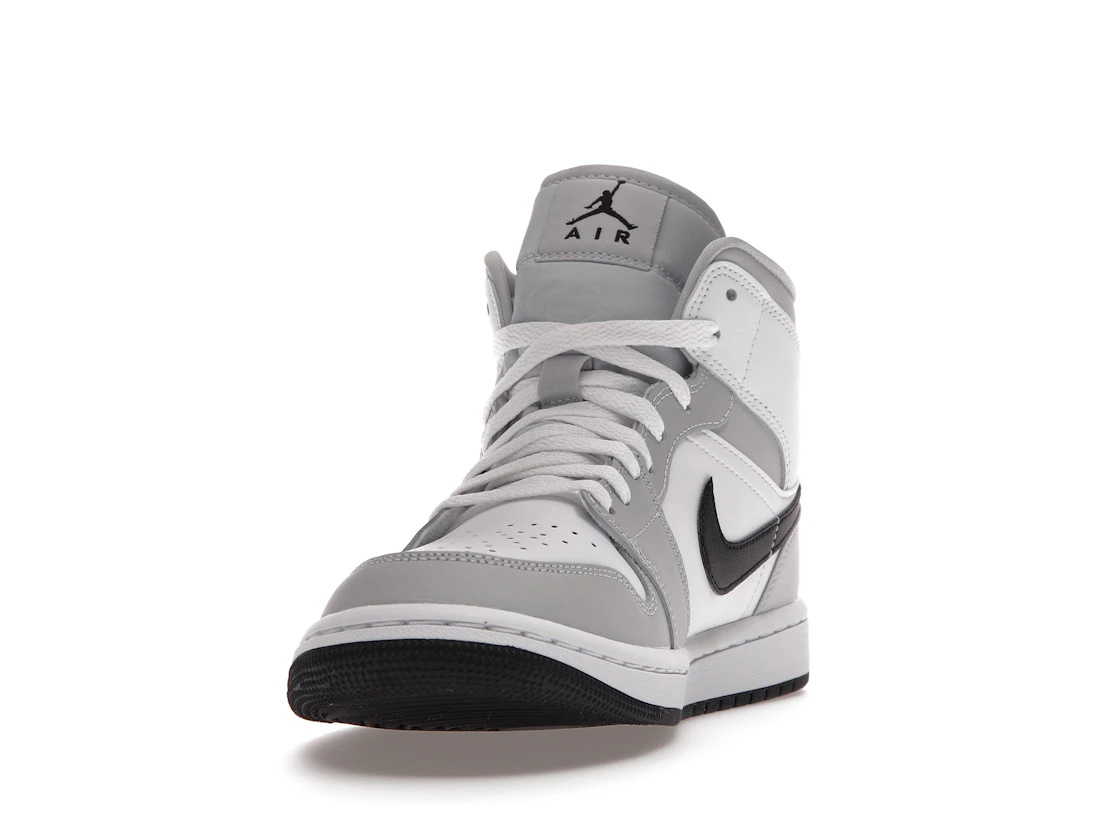 Vue 12 de Jordan 1 Mid Light Smoke Grey 